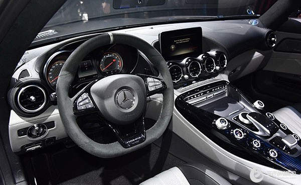 長春汽博會成就你開超級跑車的夢想